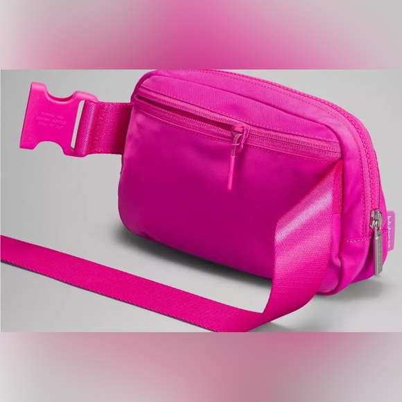 Lululemon Everywhere Belt Bag sonic pink msrp $36 - Picture 5 of 5